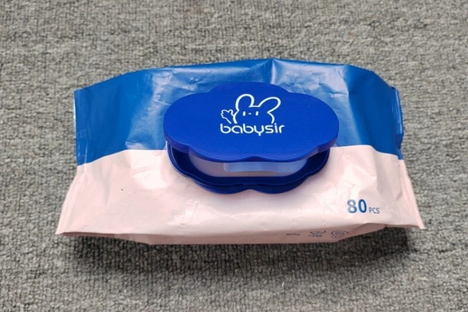 Snap-Fit Design for Wet Wipes Packaging
